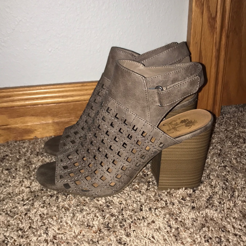 high heeled sandals